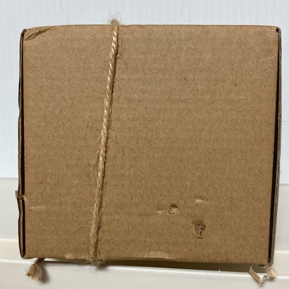 Rae Dunn 2019 Christmas Ornament Collectable Round Red & White 2019 NEW 4" x 4" - Picture 7 of 8